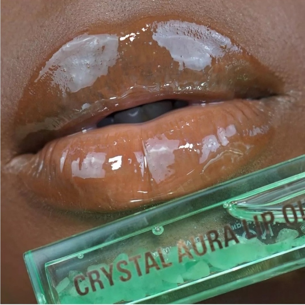MAKEUP‎ REVOLUTION Aventurine crystal lip oil with chia seed oil New - Picture 3 of 5